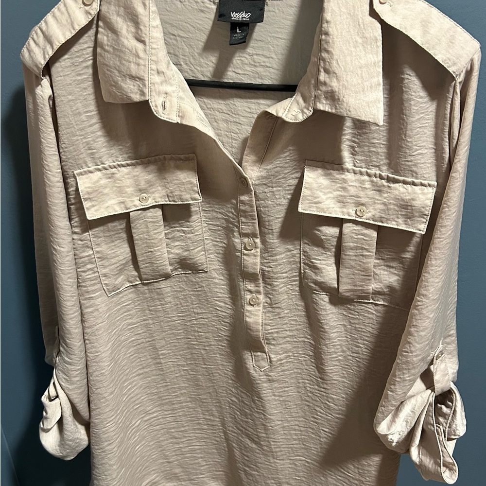 Wrangler Beige Button-Front Utility Blouse - Picture 2 of 8